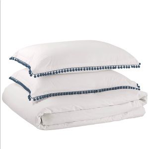 2 pillow cases and duvet cover